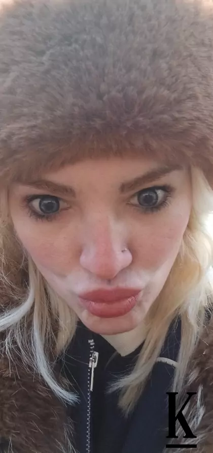 stories-slider-content