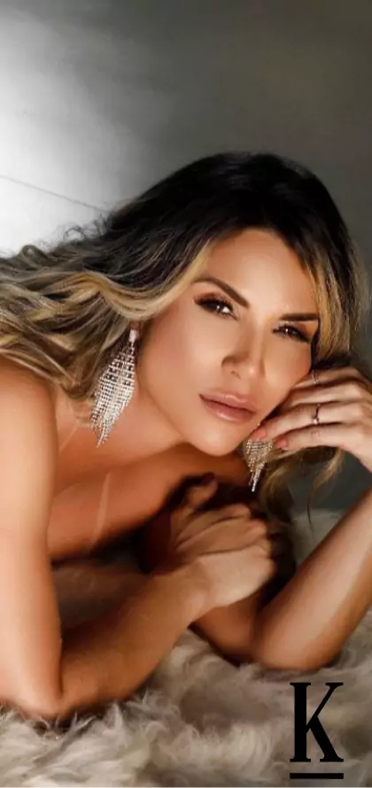 stories-slider-content