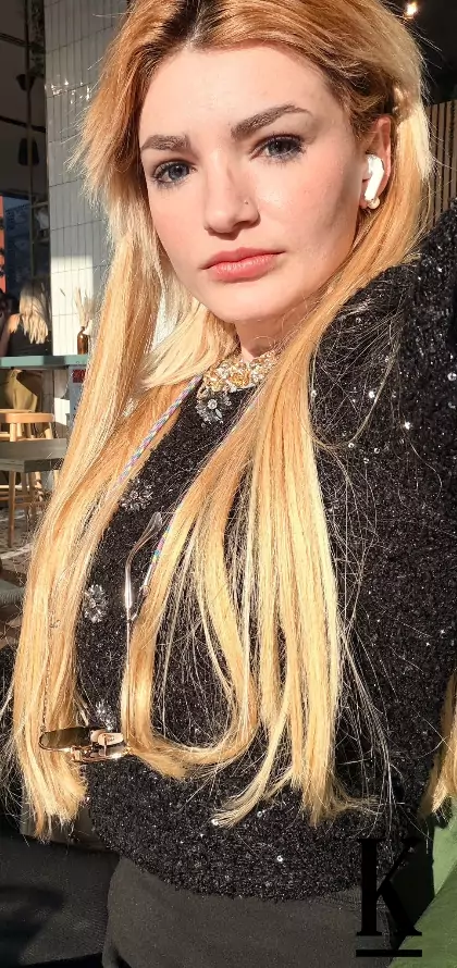 stories-slider-content