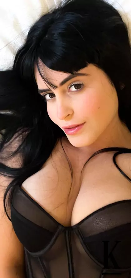 stories-slider-content