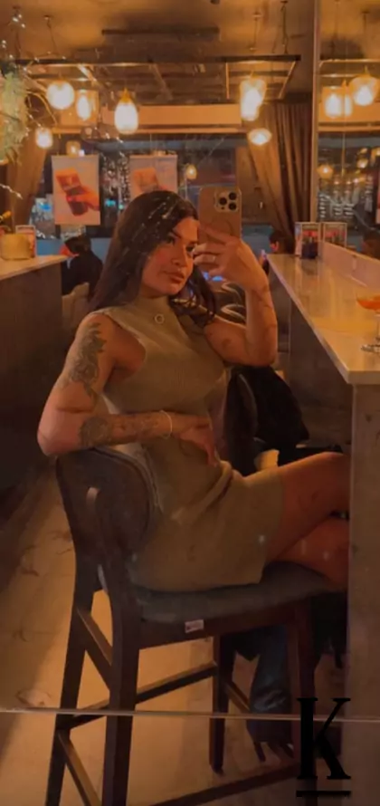 stories-slider-content