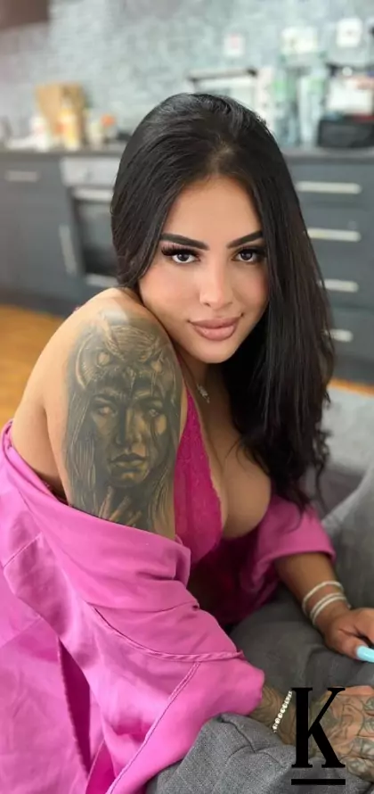 stories-slider-content